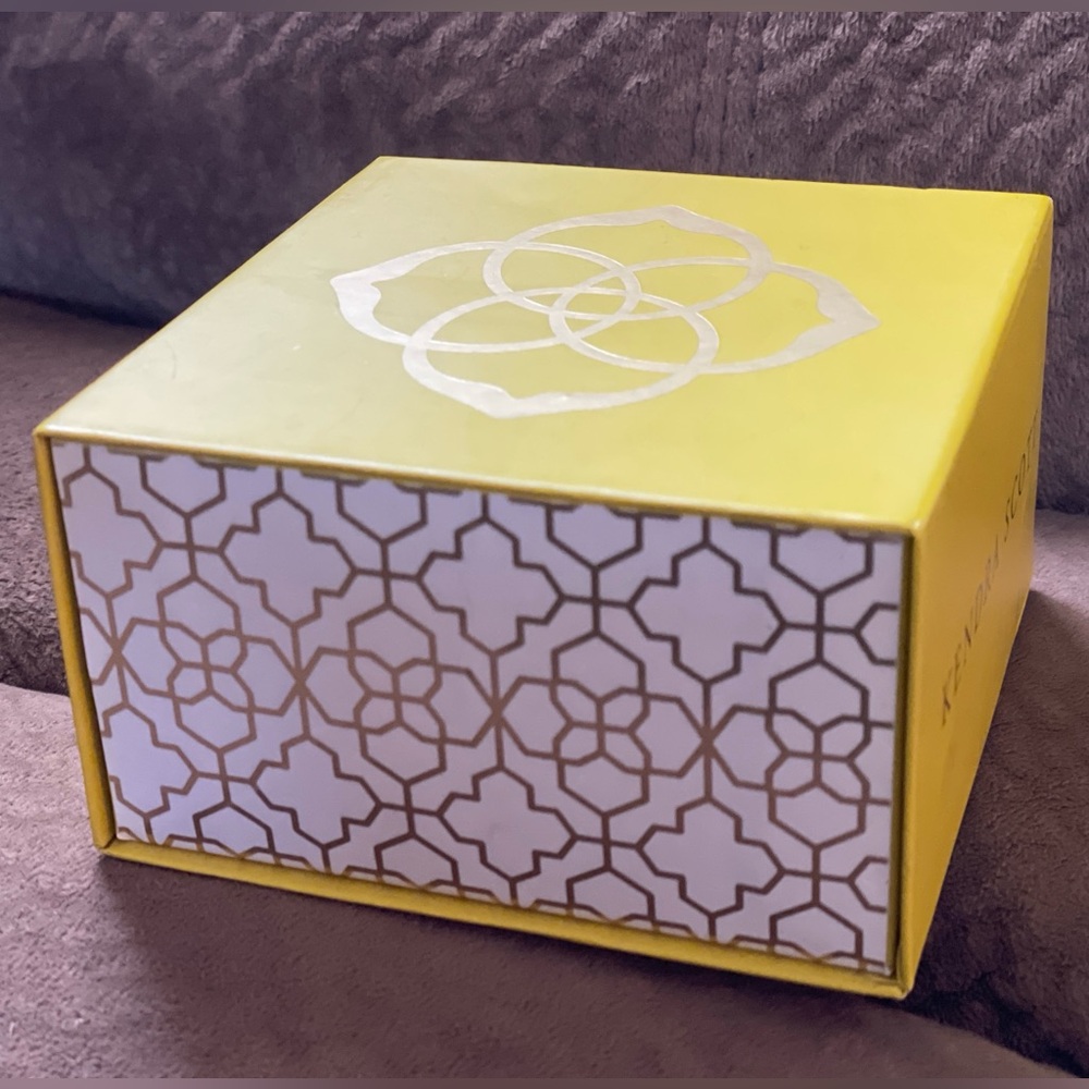Kendra Scott Necklace Gift Box and Jewelry Bag Set - Picture 9 of 15
